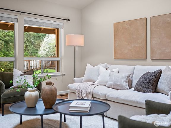 4th image of 11402 40th Avenue Ct NW