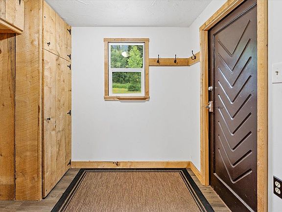 3rd image of 687 Tonsina Dr