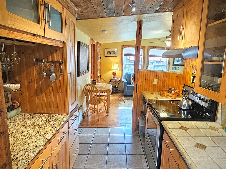 905 Tanglewood Ln — Photo 29
