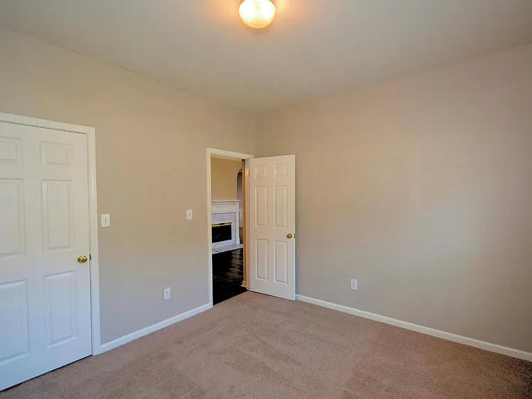 209 Lenox Ln — Photo 26