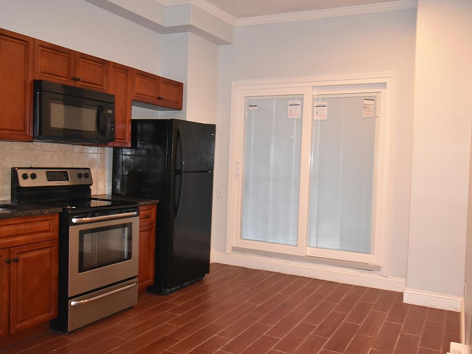 1st image of 611 S 10th St #1F-1