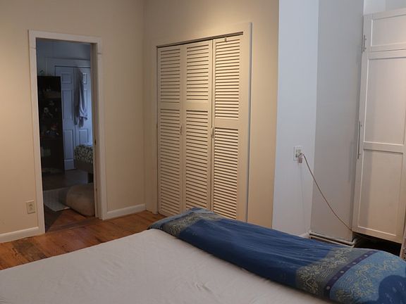 5th image of 27 Linden St