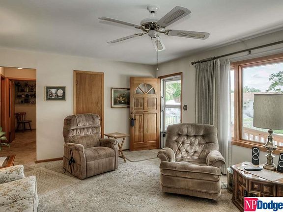 5th image of 804 W 32nd Ave