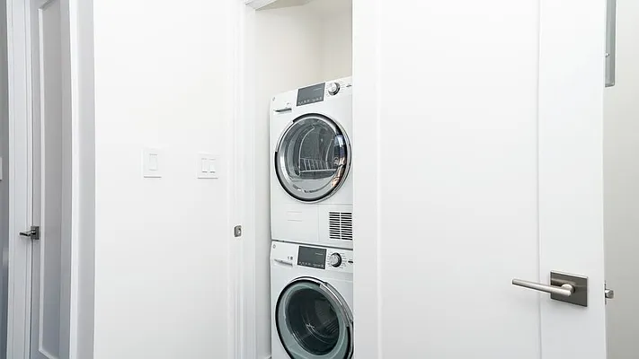 Rented by Nooklyn NYC LLC | media 19