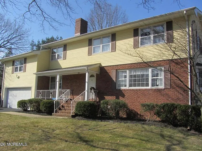 33 Parker Rd — Photo 1