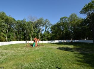 7 Running Brook Rd, Bridgewater, NJ 08807