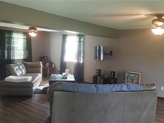4th image of 4061 Monterey Dr