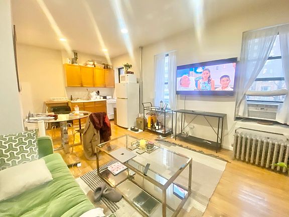 3rd image of 328 E 55th St APT 14