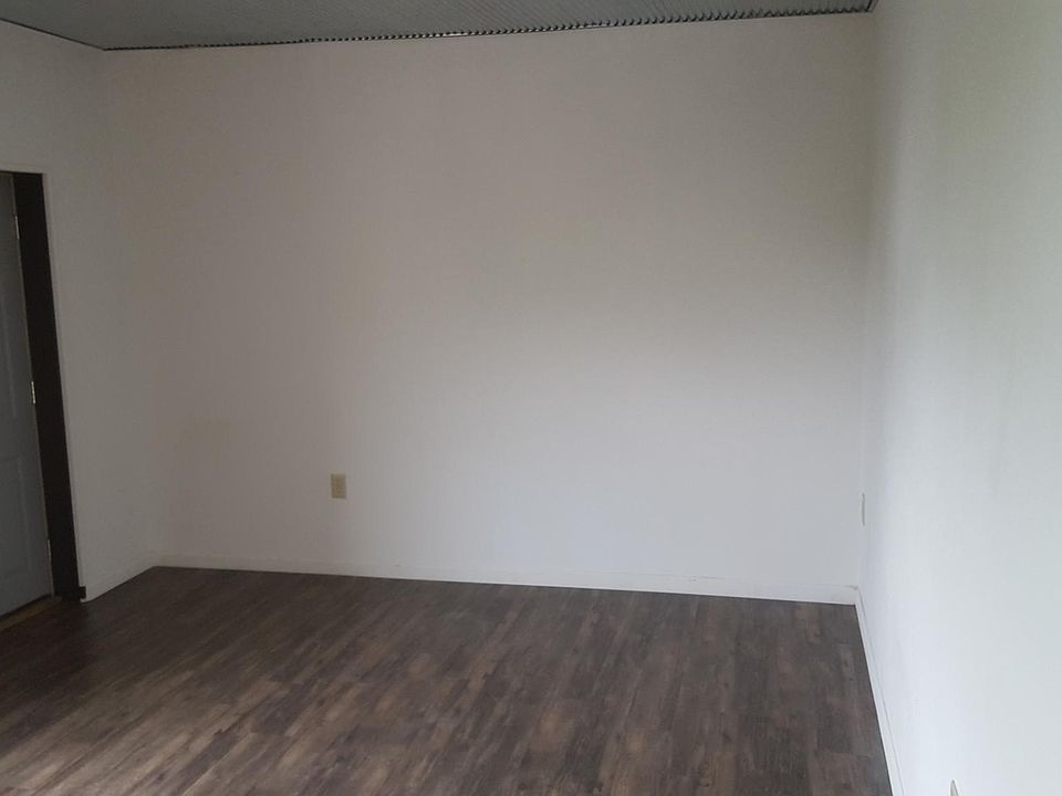 1st image of 604 College Ave