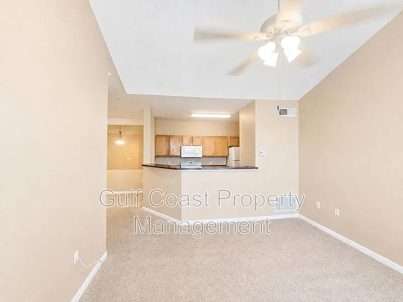 1 bed, 1.0 bath, 794 sqft, $1,295 — Photo 3