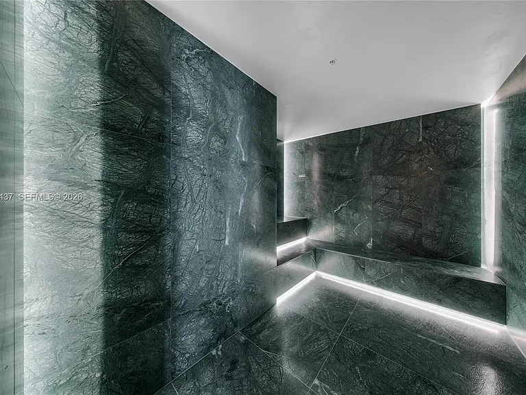 1400 Biscayne Blvd #3405 — Photo 29