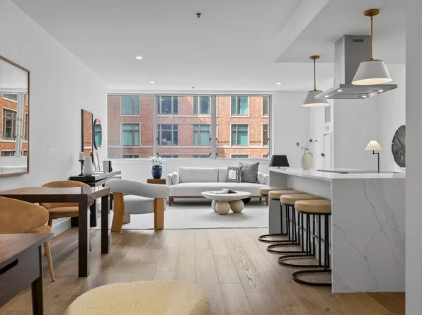 234 Causeway St #U702, Boston, MA 02114