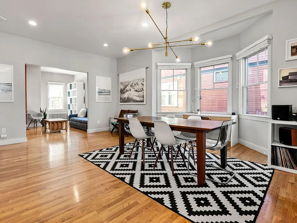 19 Copley St #1