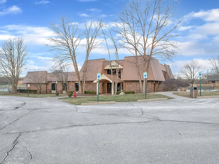 1592 Brentwood Dr — Photo 8