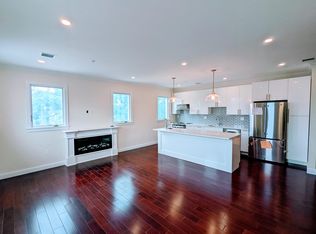 755 E Broadway #3, Boston, MA 02127
