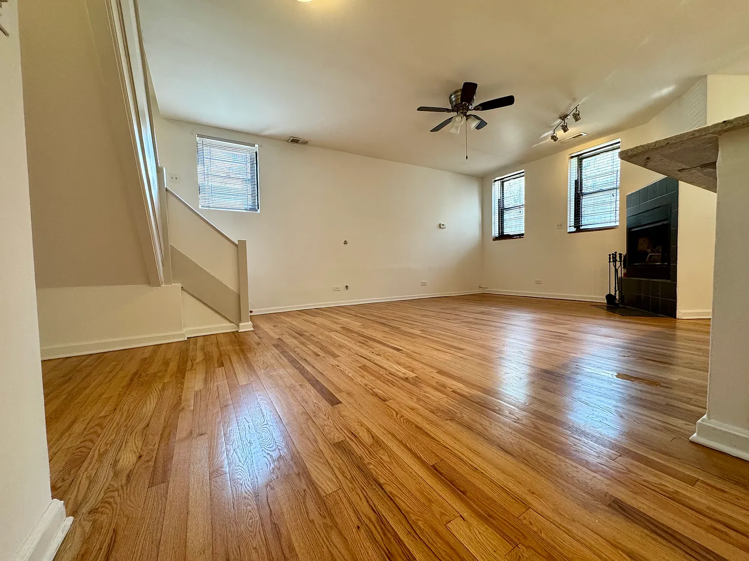 2 bed, 1.5 bath, 1200 sqft, $2,995 — Photo 3