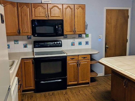 2nd image of 306 S 3rd Street Ct