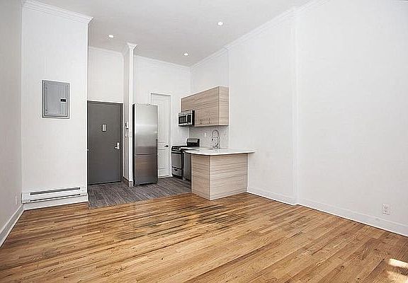 4th image of 410 W 22nd St APT 2F