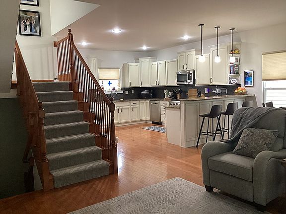 3rd image of 5623 S Magnolia Ave