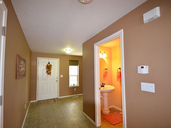 4th image of 12606 NE 27th Way