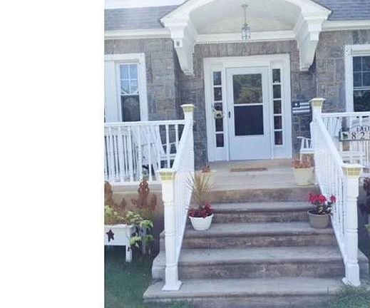 3rd image of 828 Childs Ave
