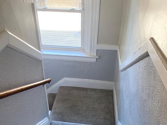 3rd image of 2028 Elm Ave #2