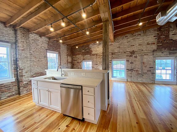 5th image of 401 Princess Anne St #302