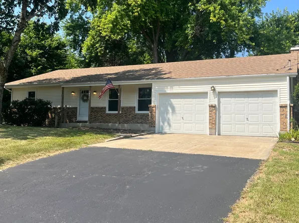 7S410 Midfield Dr, Aurora, IL 60506