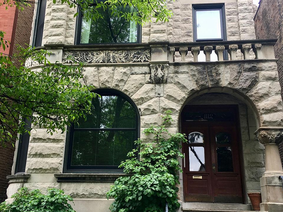 Historical Chicago building 