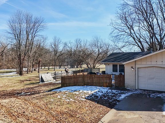 2nd image of 1501 W 26th St #1503