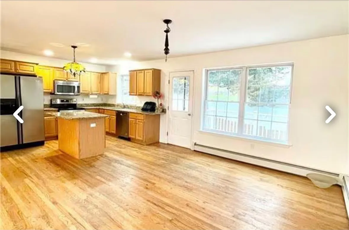 4 bed, 1754 sqft, $3,600 — Photo 2