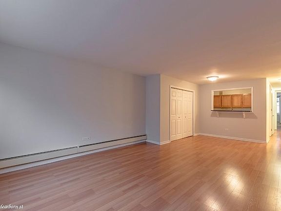 4th image of 1344 N Dearborn St #1817