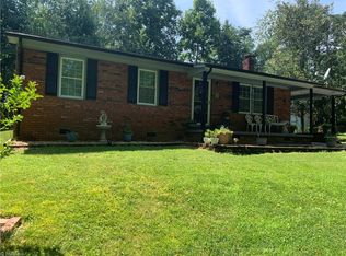 290 Rollingwood Dr, Hays, NC 28635