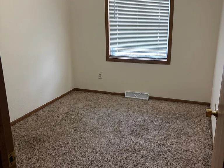 825 Wheelock Avenue 833 837 839 843 #8-827-831 — Photo 3