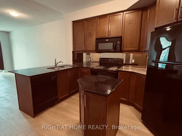 90 Absolute Ave, Mississauga, ON