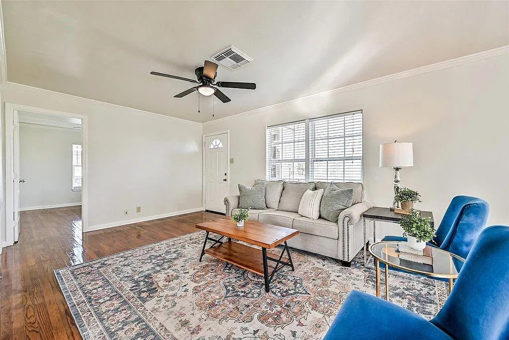 2 bed, 1.0 bath, 1038 sqft, $1,550 — Photo 2