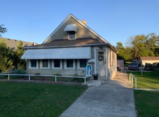 1124 N Hickory St, Joliet, IL 60435