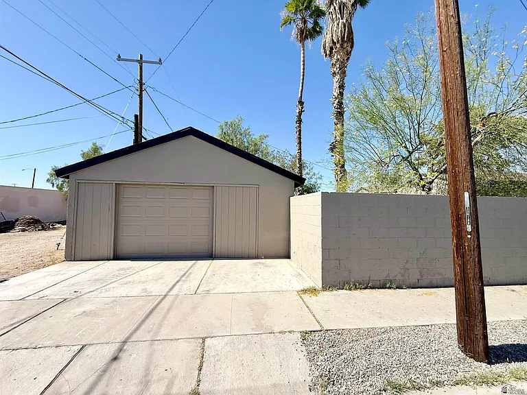 1501 S 6th Ave — Photo 19