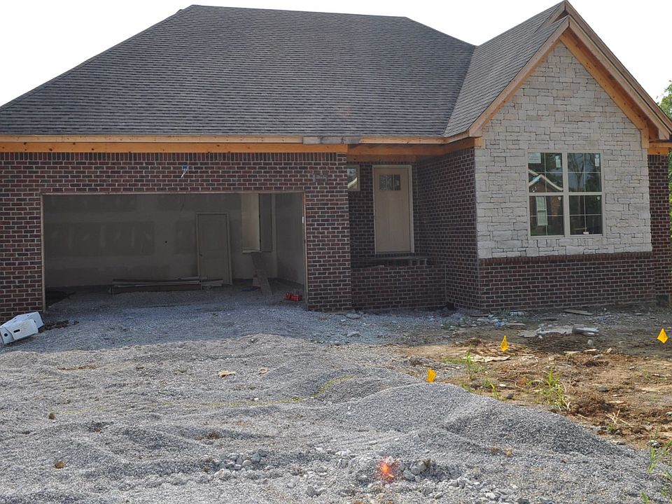 1st image of 447 Oakview Dr