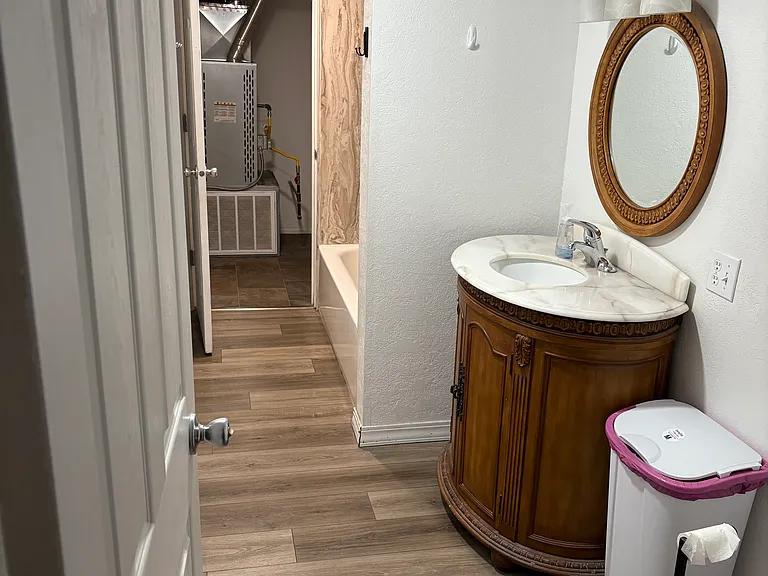 109 F St #6 — Photo 4