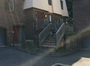 39 Trolley Crossing Ln, Middletown, CT 06457