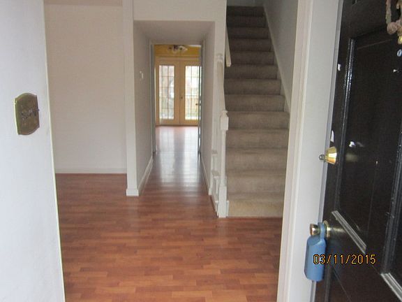 2nd image of 1909 Cambridge Ct #1909
