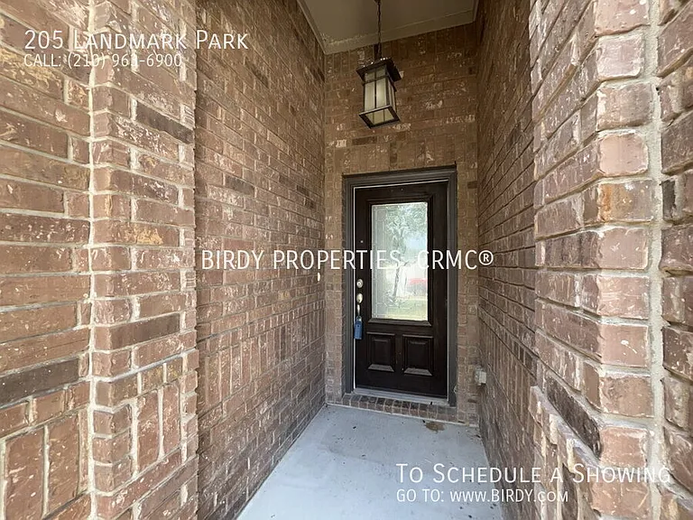 205 Landmark Park — Photo 38