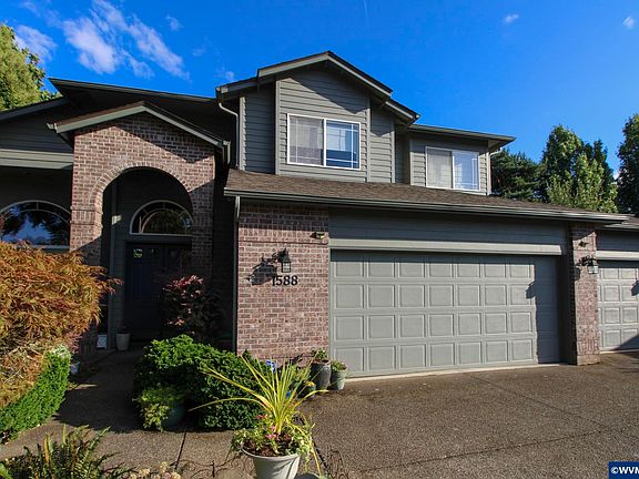 2nd image of 1588 Hallet Ct NW
