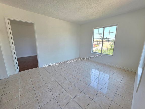 2nd image of 1885 Chestnut Ave #6