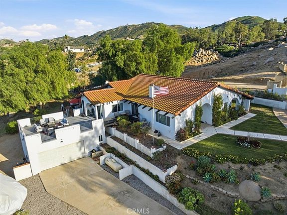 3rd image of 21260 Ridgedale Dr