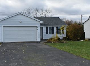 127 Hickory Manor Dr, Rochester, NY 14606