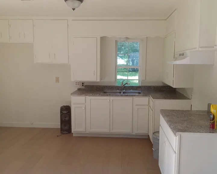 2908 Templeton St — Photo 4
