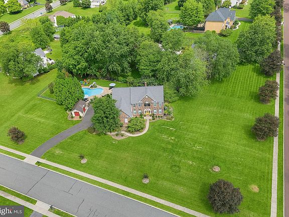 2nd image of 4144 Saddlebrook Rd