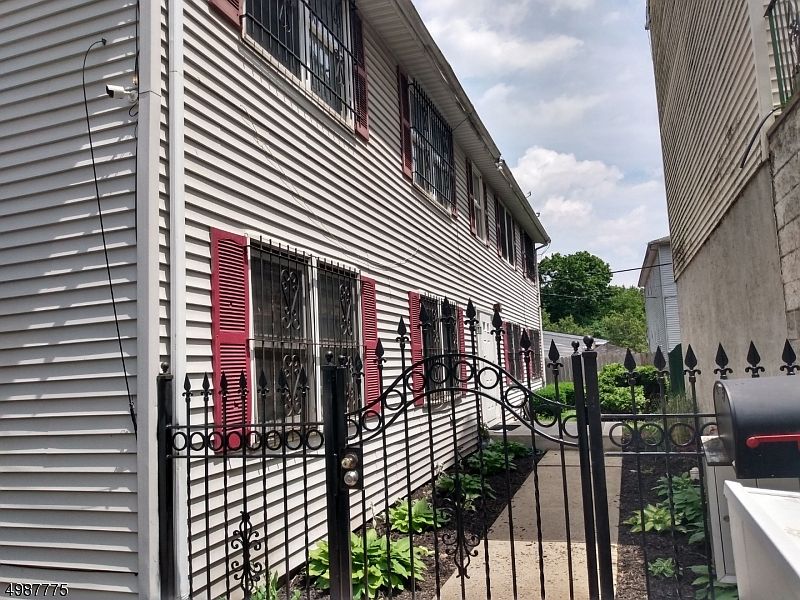 1st image of 144-146 Littleton Ave